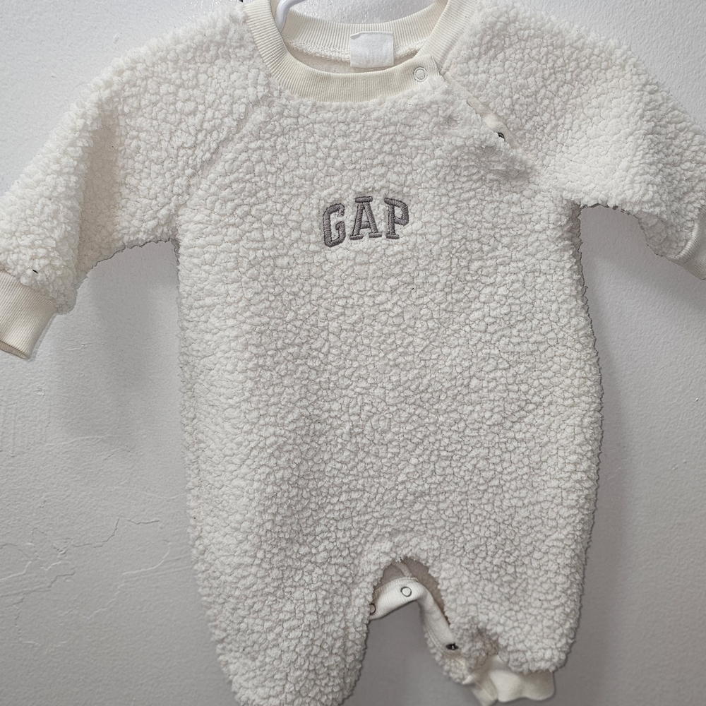 GAP Ivory Sherpa Baby Footie